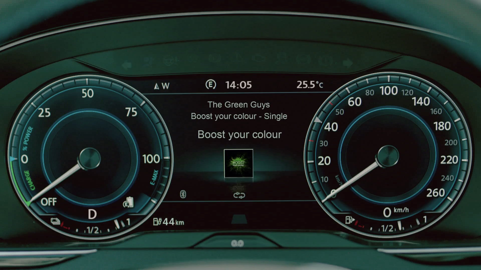 05_vw_active_info_display_int+ (1080p)