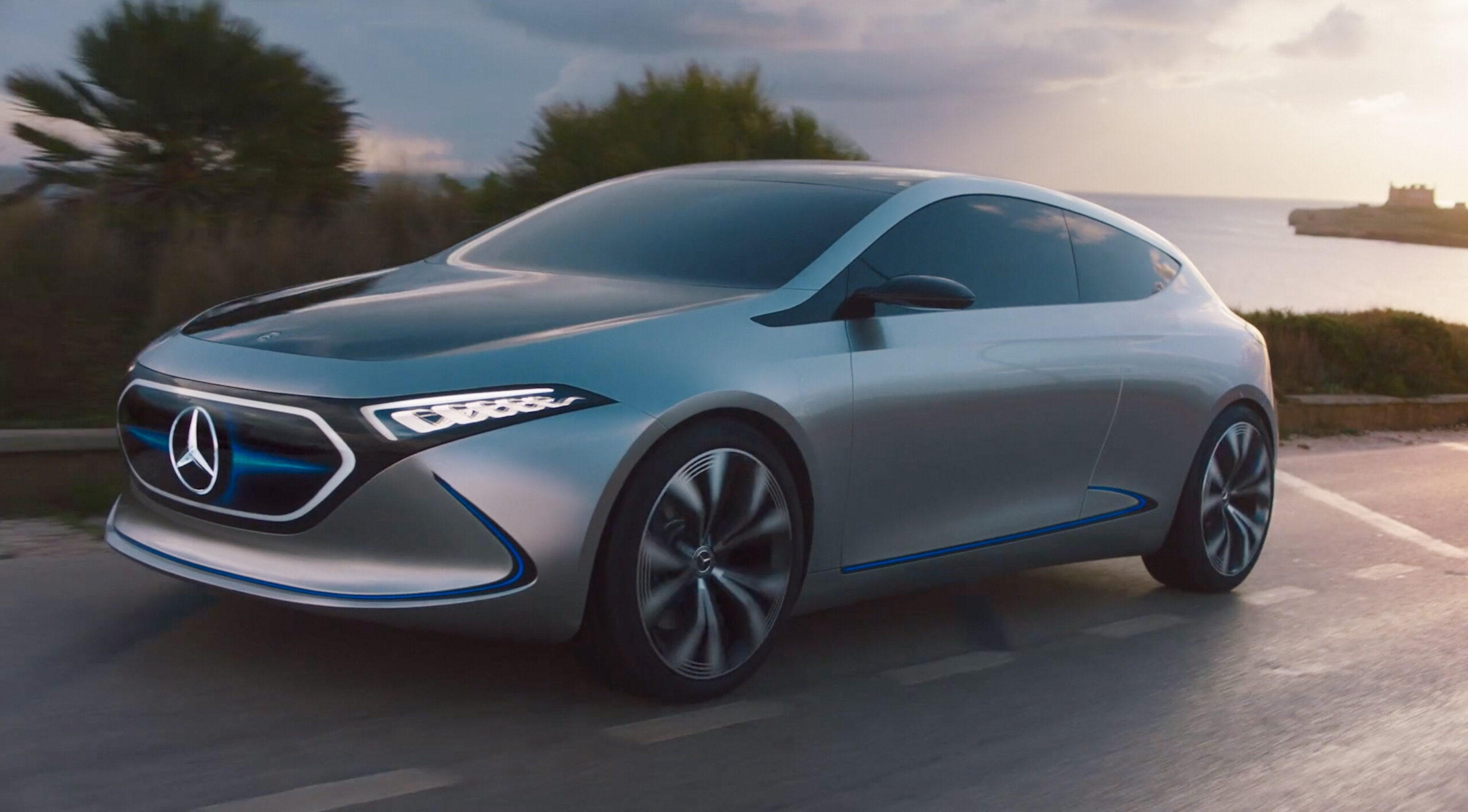 Mercedes Benz – Concept EQA feat. Marcin Öz