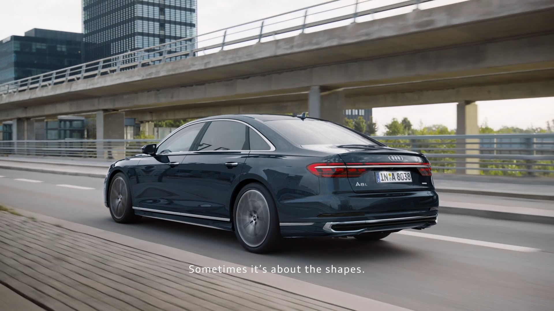 AUDI A8_45sek (1080p)