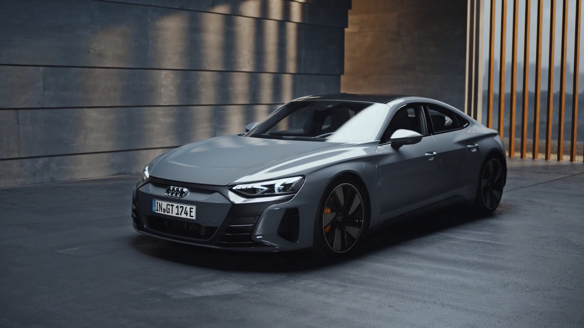 AUDI – Walk Around