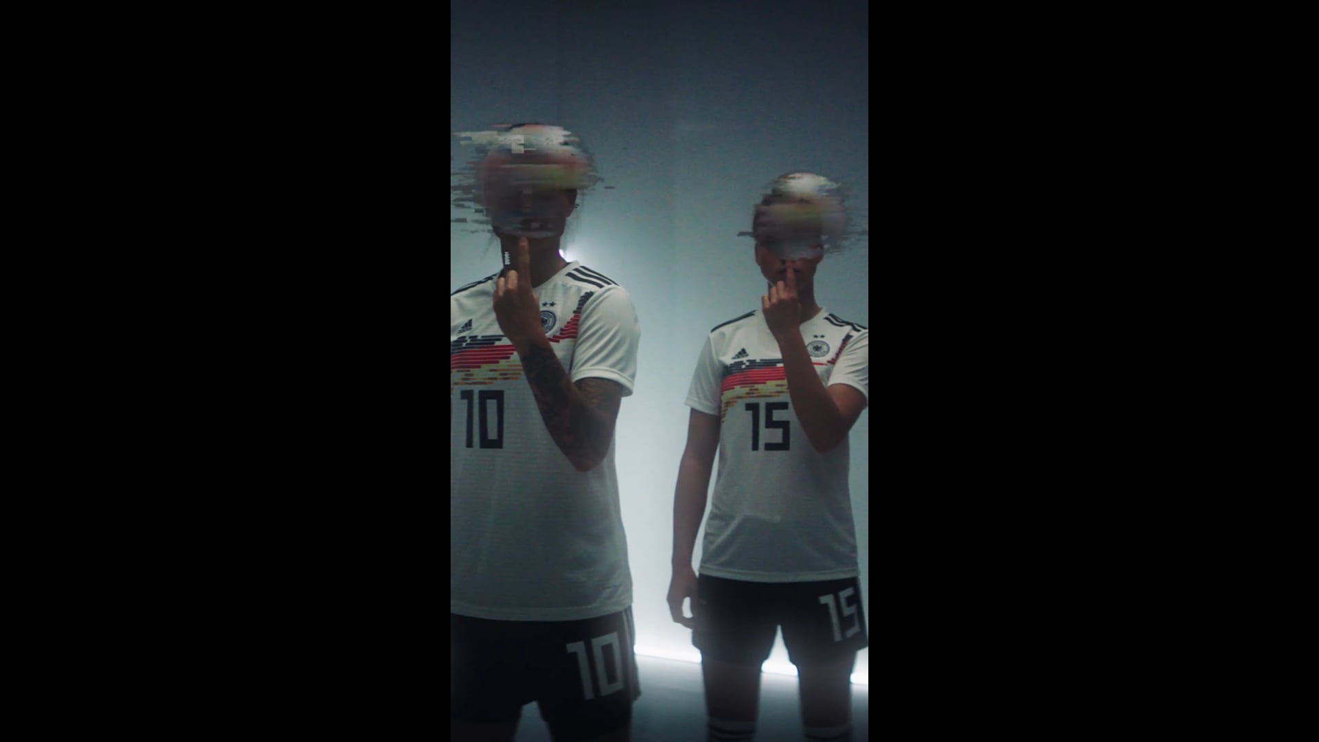 Commerzbank_Haltungsfilm_WEB_90s_9x16_1080x1920_v002_190506