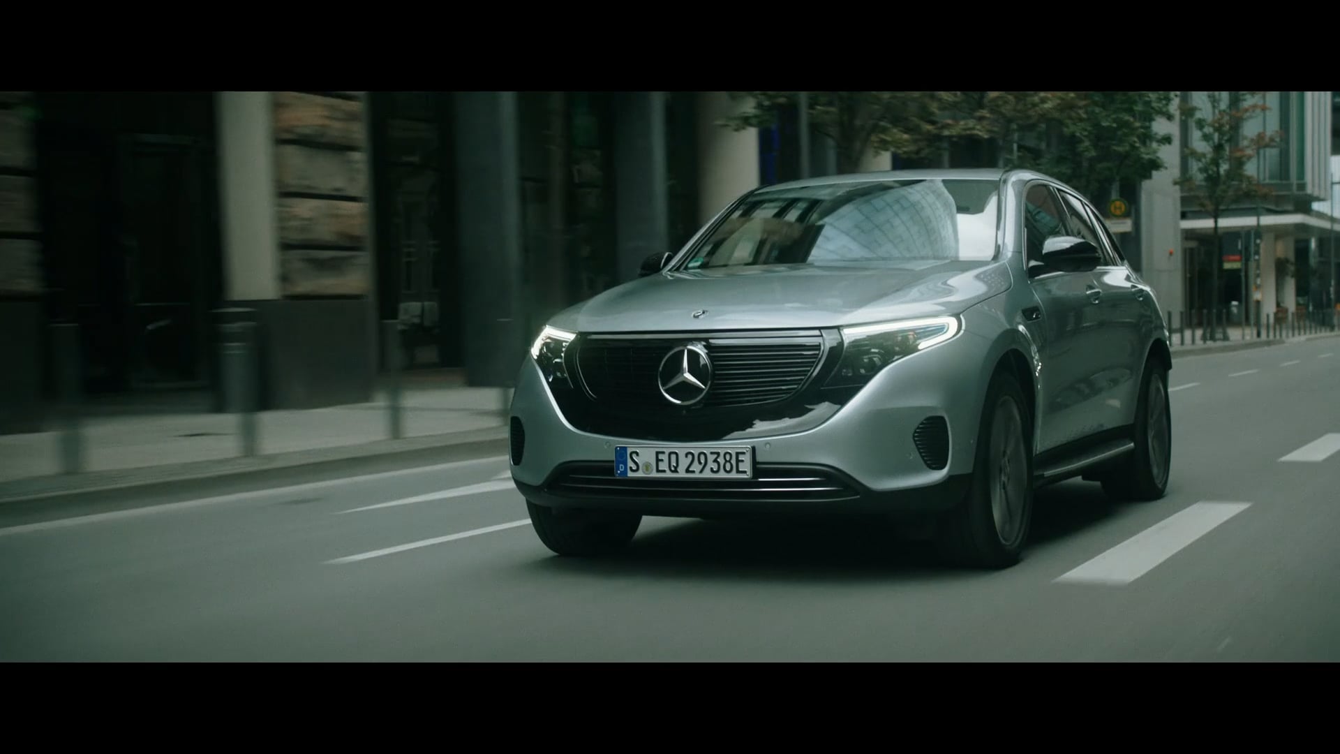 Mercedes Benz – EQC – Commute