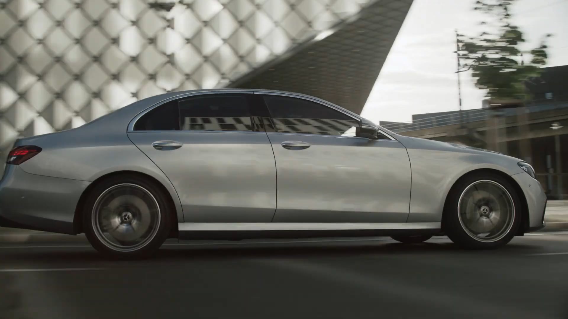 Mercedes Benz E Class – „New Attitude“ USA