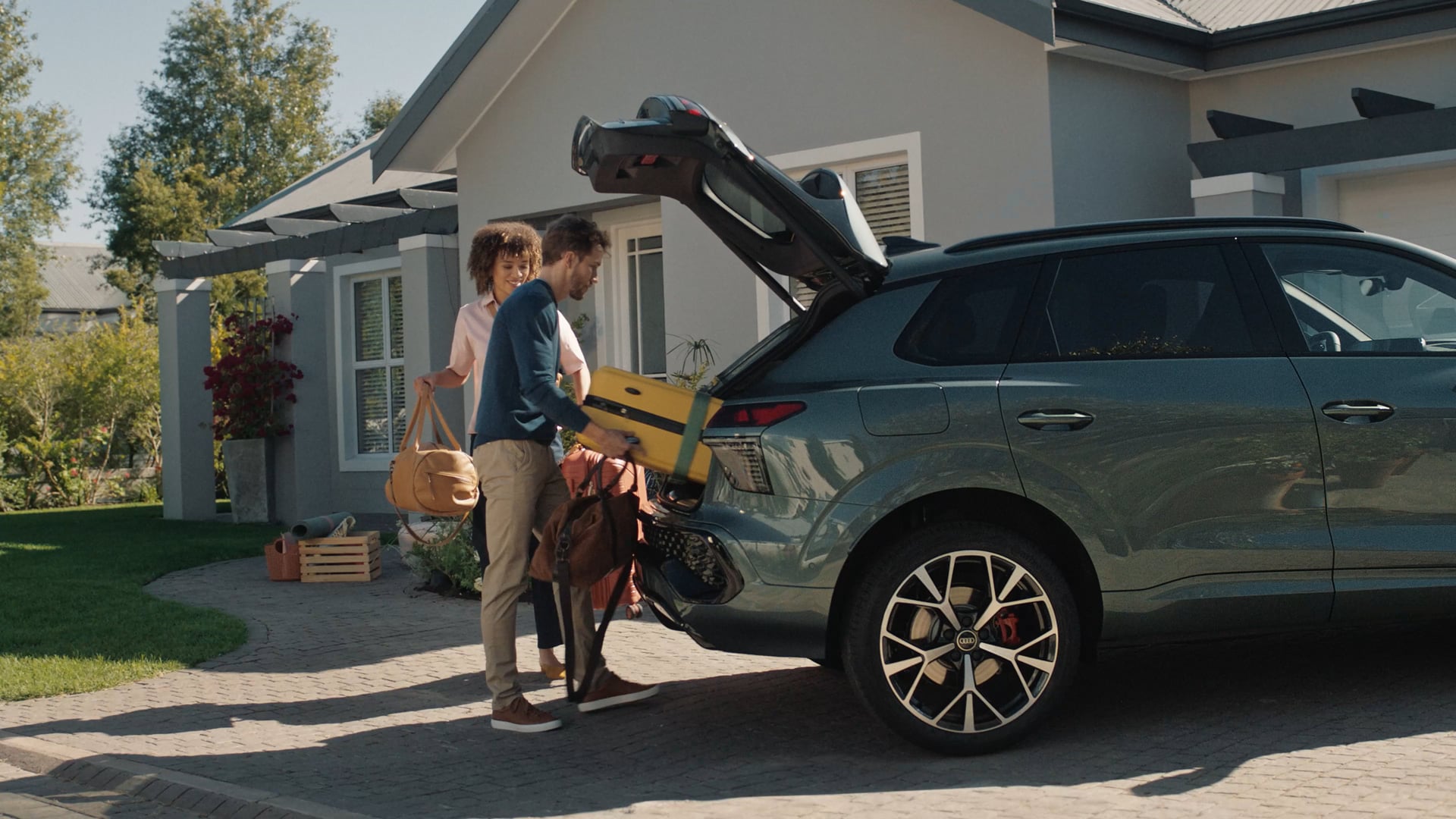 Audi Q3 SUV VFP – Movers (39s)