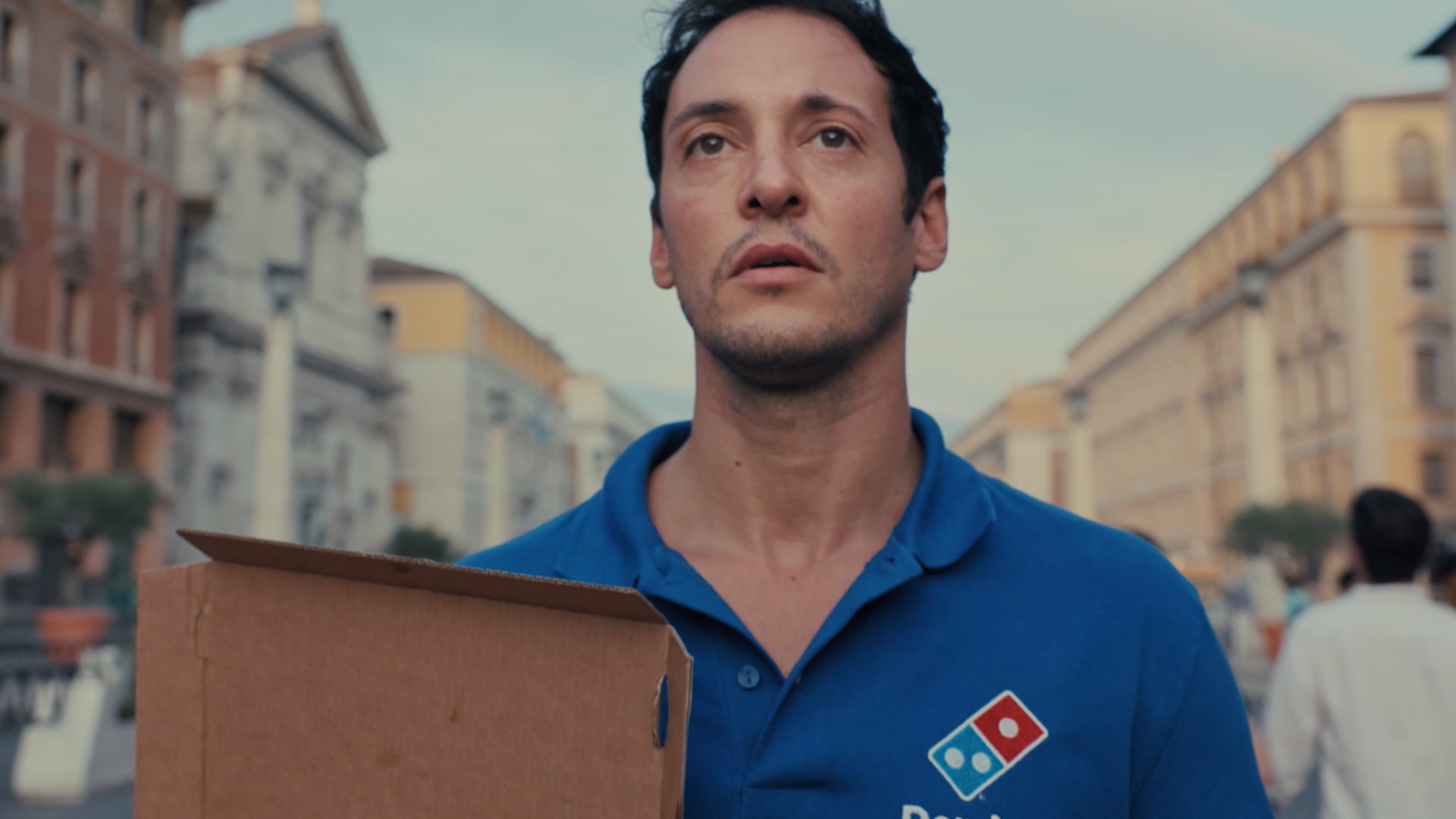 DOMINOS_HAWAII_16x9_OHNE_STINKEFINGER_OHNE_PFORTE_ONLINE_DE_CLEAN