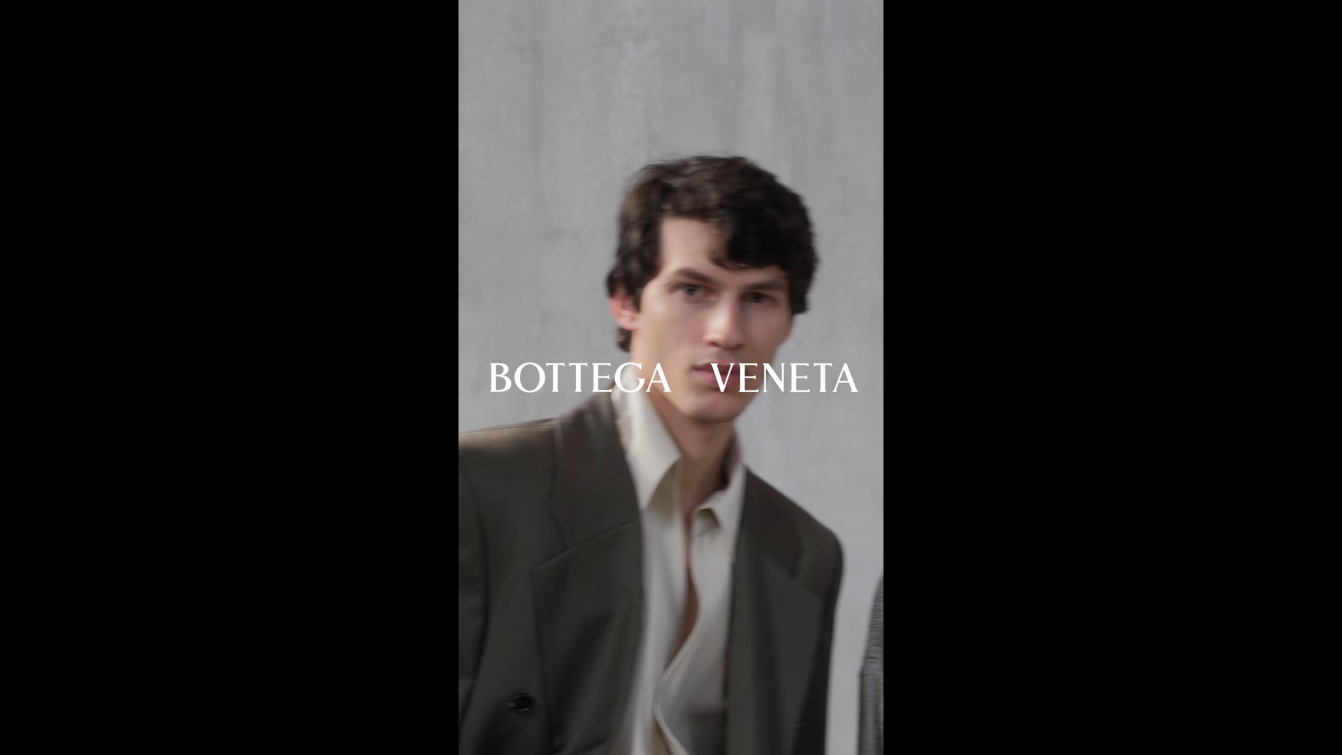 20250115_BV048_CAMPAIGN_SS25_Extra_Soccer_10s_9x16_GRD04_DW04_logo