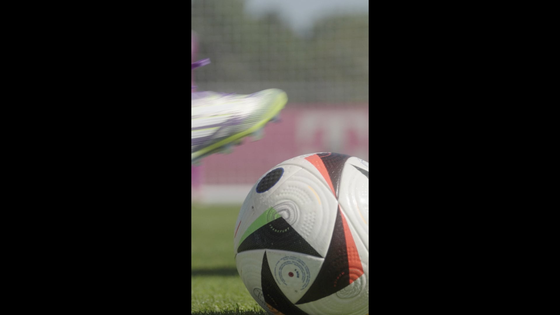 Telekom_x_FCB_-_TCloud_1080x1920