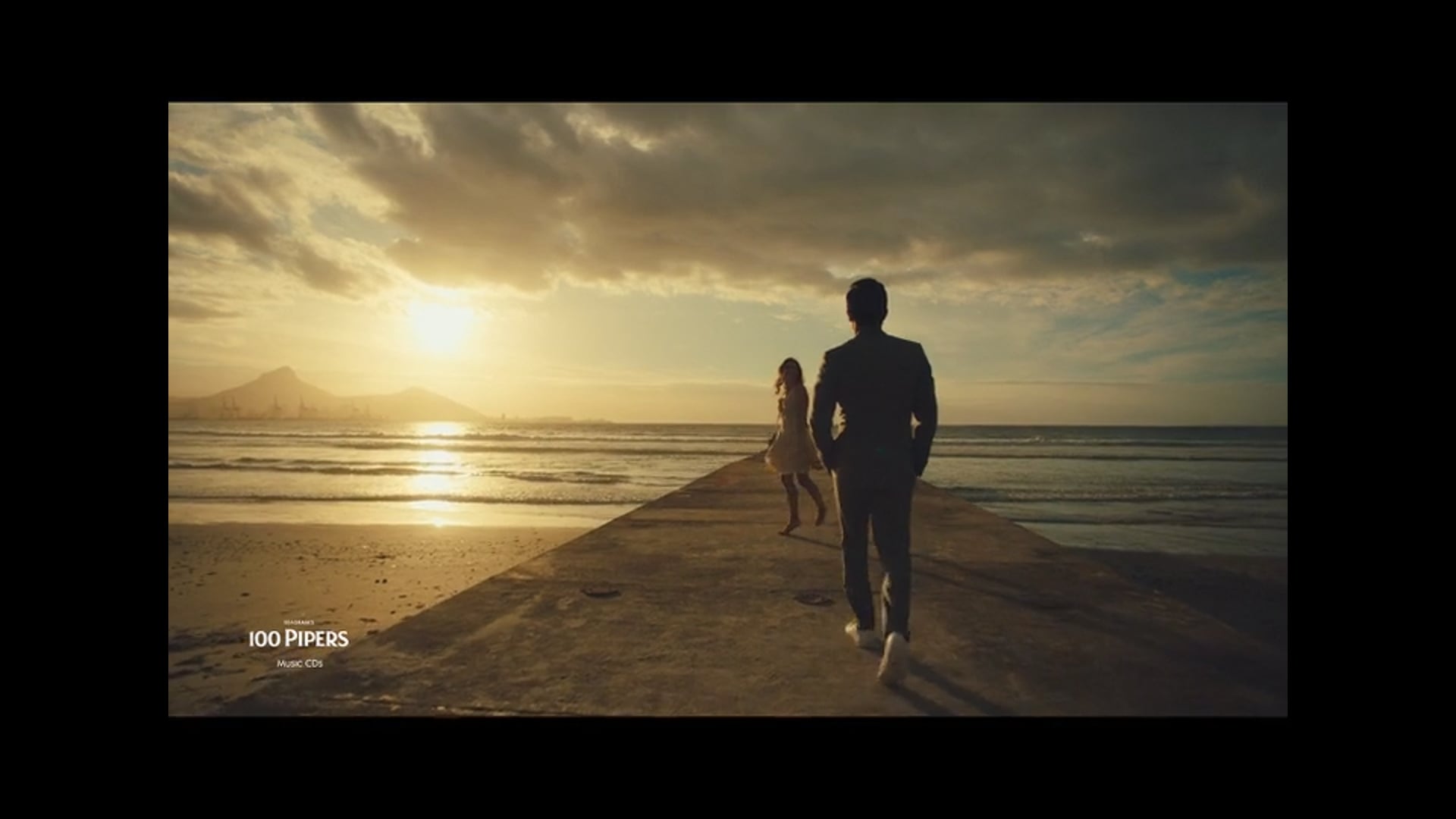 100 Pipers – Ocean